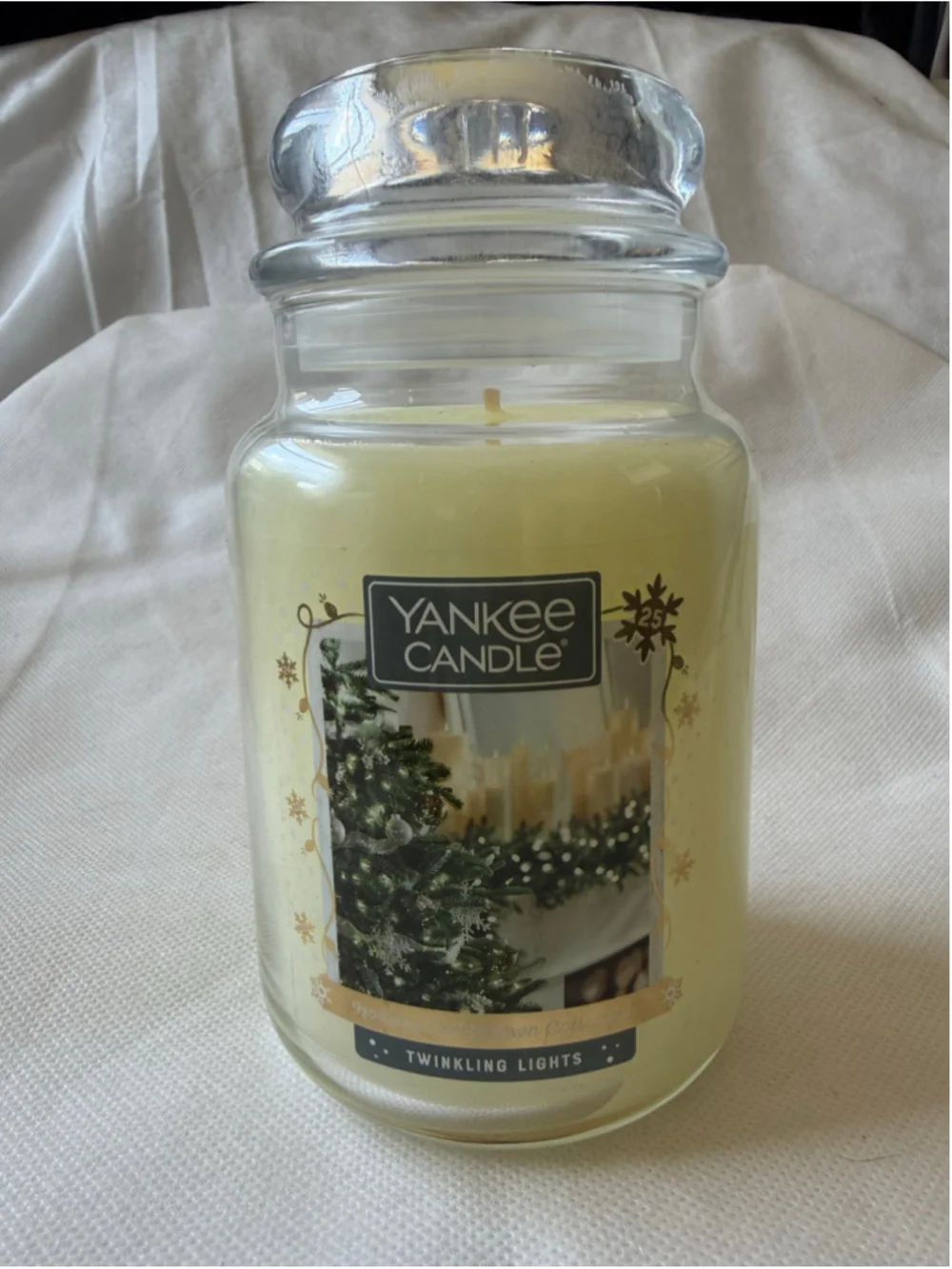 NEW Yankee Candle Large Jar Candle 22 oz HOLIDAY TWINKLING LIGHTS